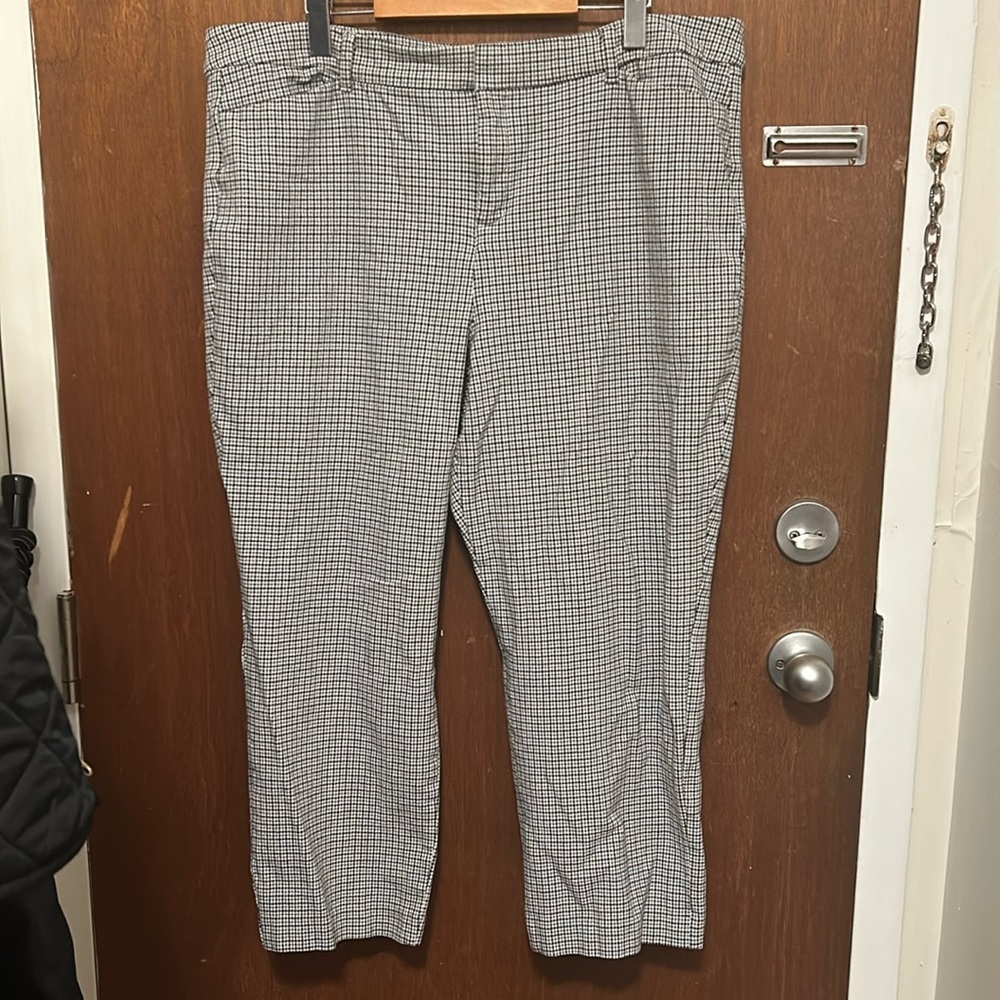 Old Navy High Rise Pixie Pants